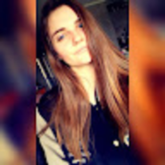 vikki021298